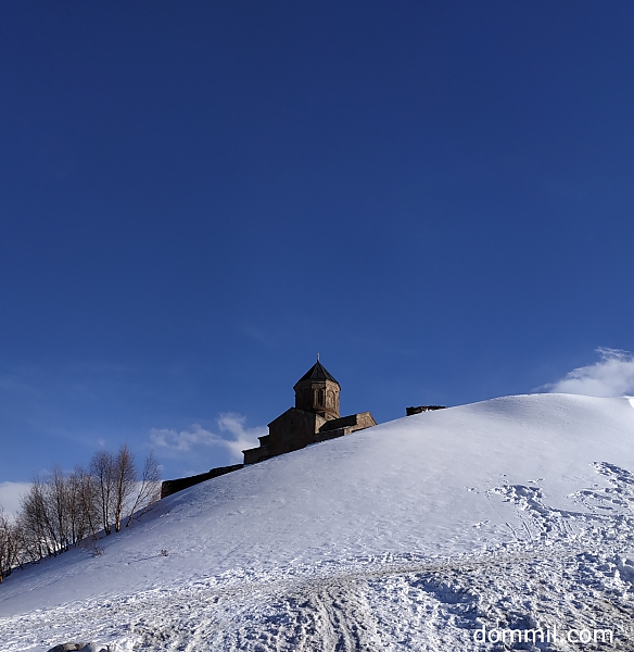 Храм в горах
