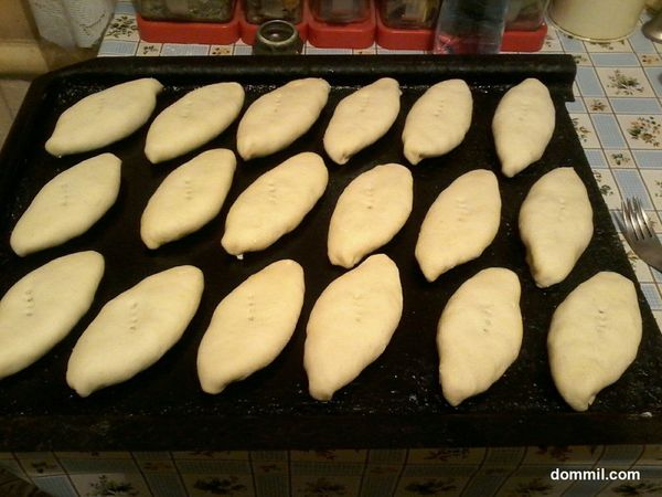печем постные пирожки
