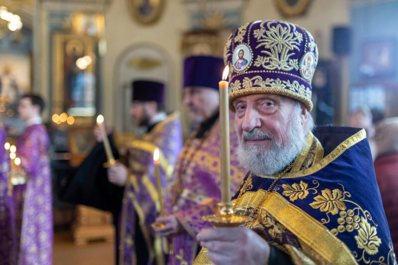Протоиерей Александр Будников награжден правом ношения второго наперсного креста